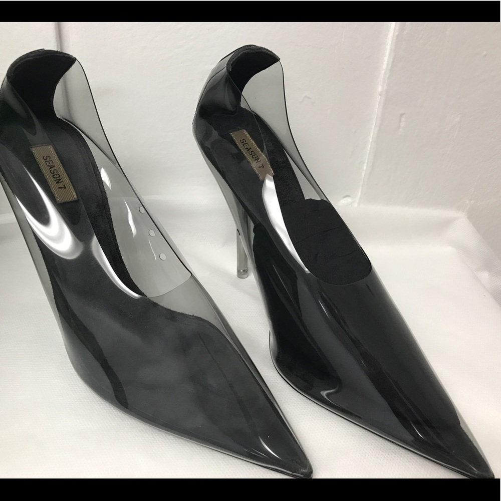 Yezzy Smoke PVC Pump